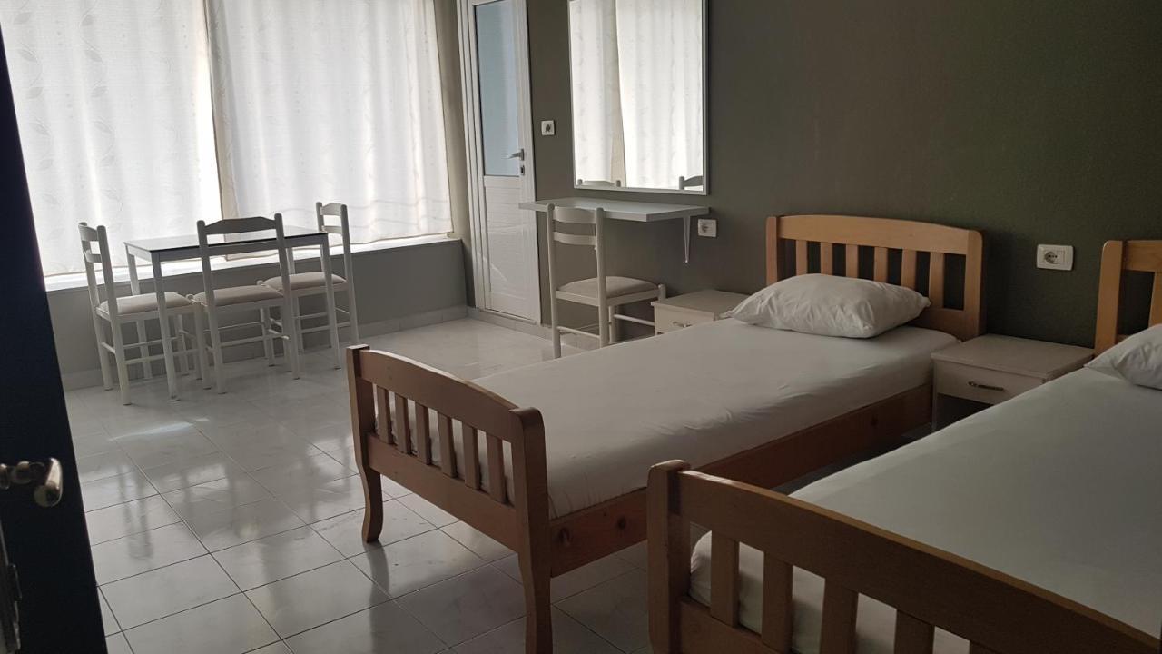 Aralis Rooms Sarandë Buitenkant foto