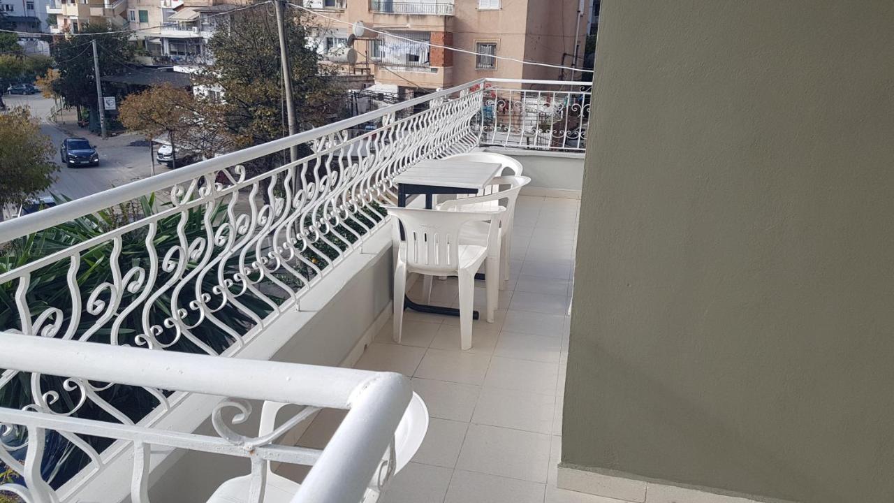 Aralis Rooms Sarandë Buitenkant foto