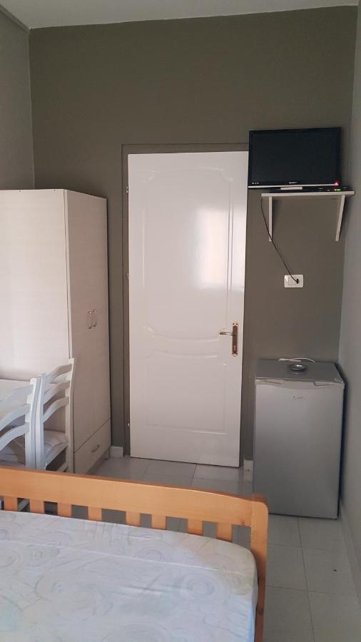 Aralis Rooms Sarandë Buitenkant foto