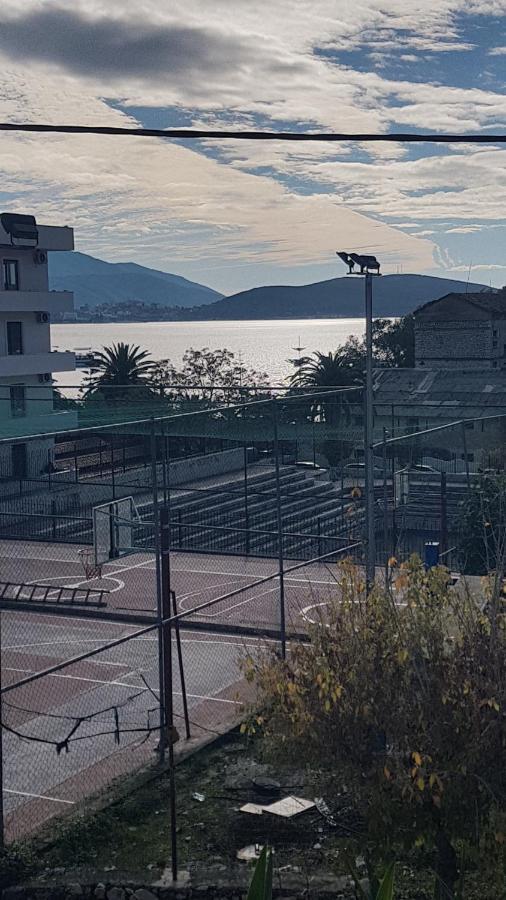 Aralis Rooms Sarandë Buitenkant foto