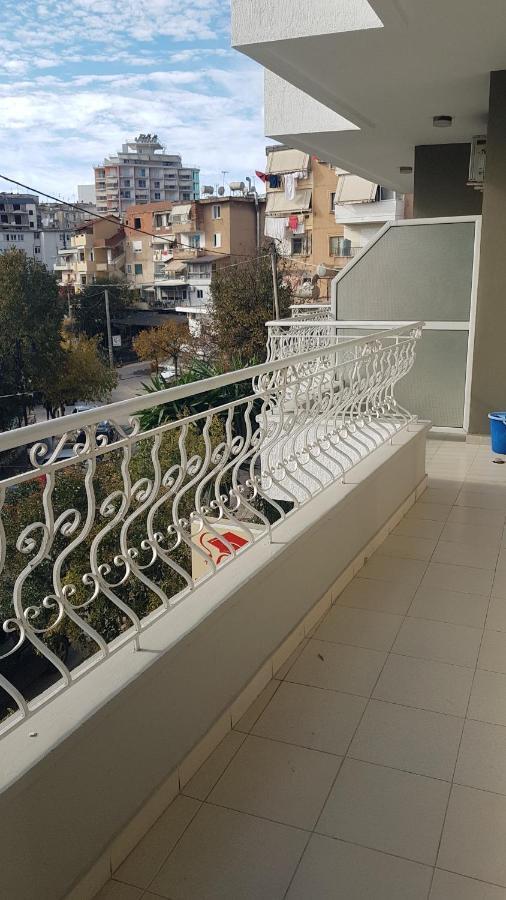 Aralis Rooms Sarandë Buitenkant foto